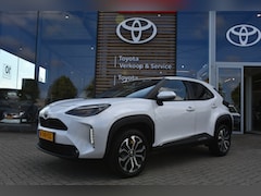 Toyota Yaris Cross - 1.5 Hybrid First Edition Limited Automaat 116pk | Parkeersensoren voor en achter | Trekhaa