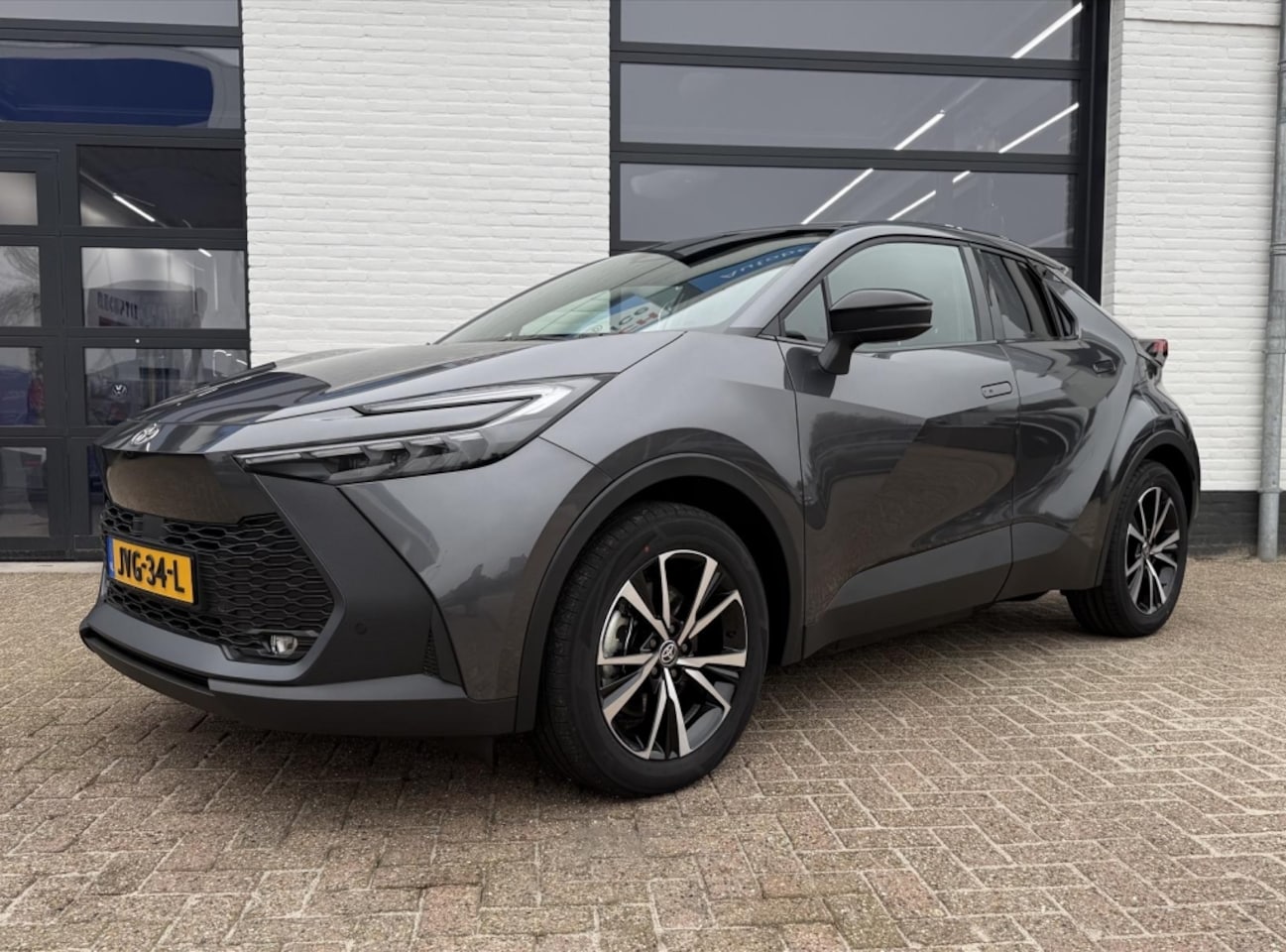 Toyota C-HR - Plug-in Hybrid 220 223pk CVT Dynamic - AutoWereld.nl