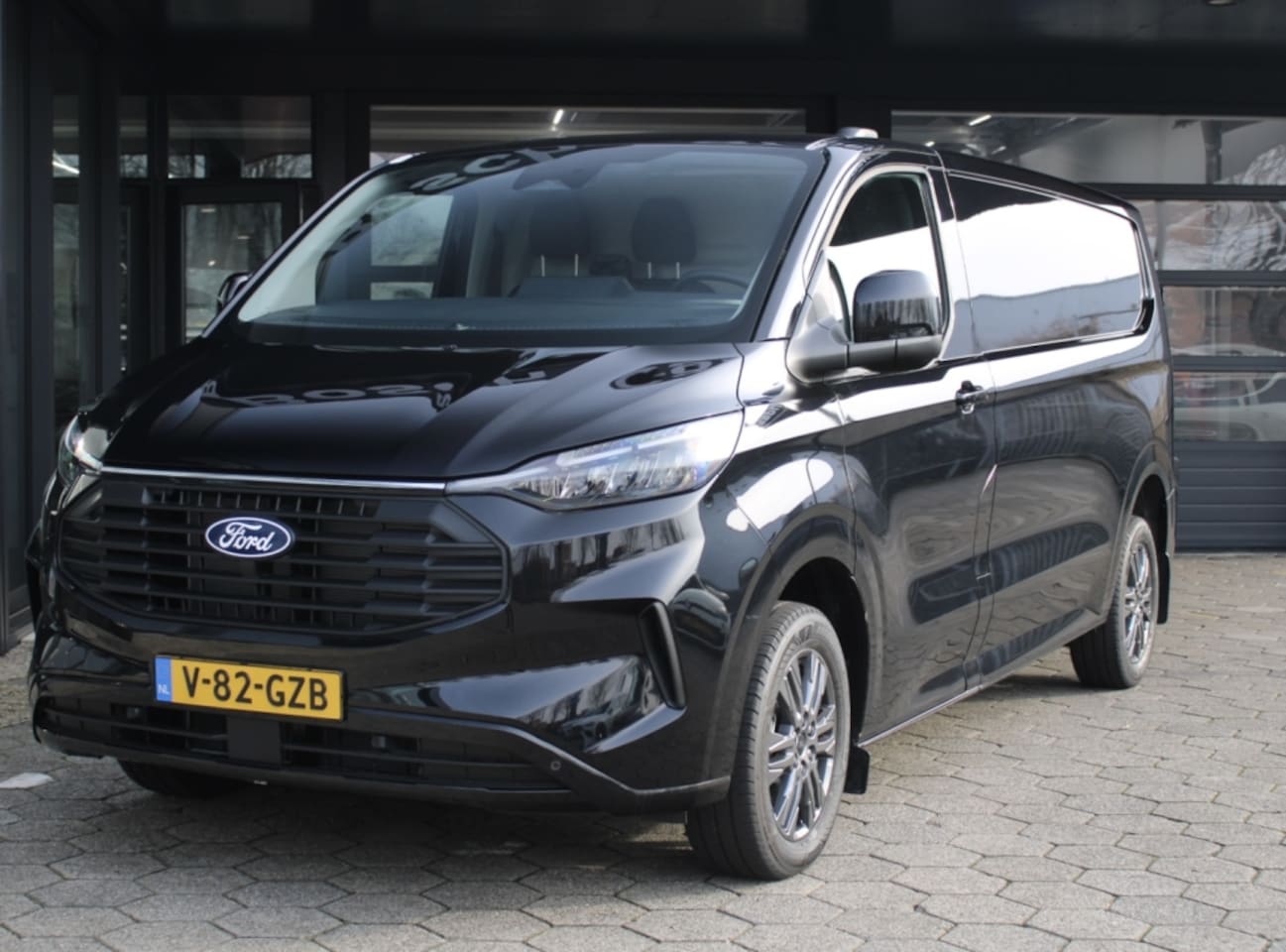 Ford Transit Custom - GB 2.0 EcoBlue 136pk L2H1 300 Limited - AutoWereld.nl
