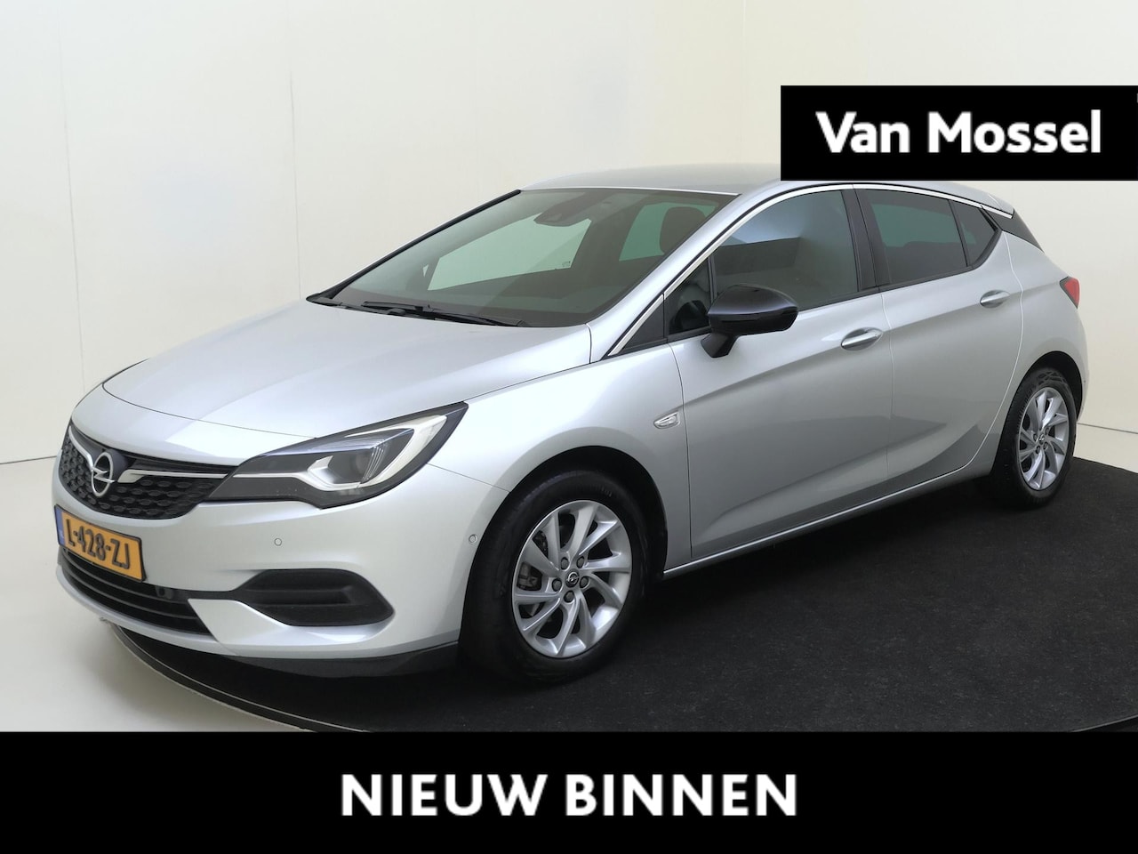 Opel Astra - 1.2 Business Elegance Bluetooth | Airco | LM velgen - AutoWereld.nl