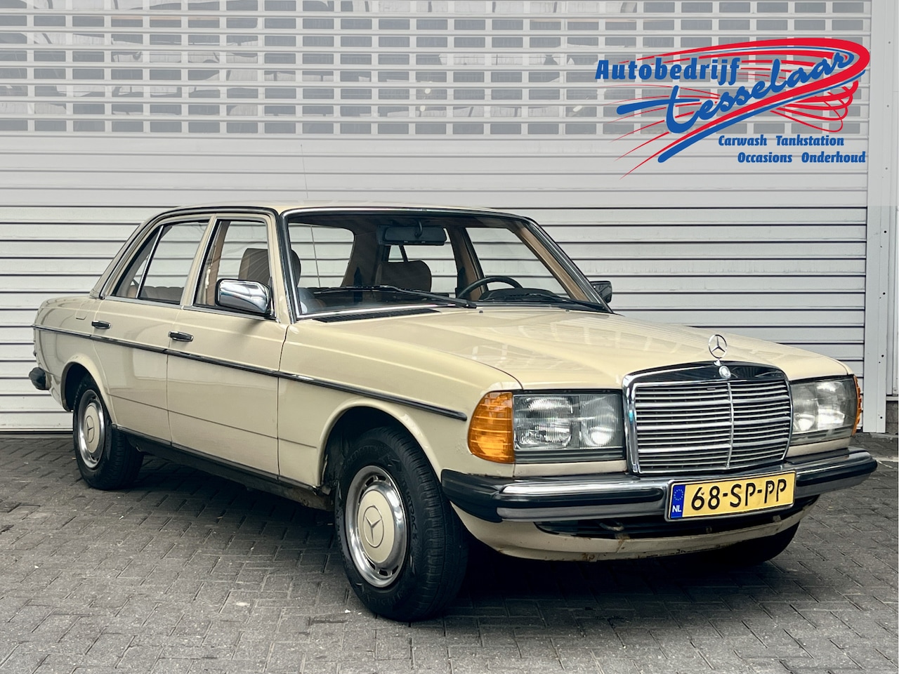 Mercedes-Benz 200-280 (W123) - E 200 OLDTIMER - AutoWereld.nl