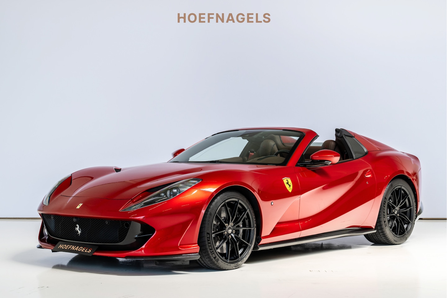 Ferrari 812 GTS - 6.5 V12 Atelier Rosso Magma Carbon Int + Ext - AutoWereld.nl