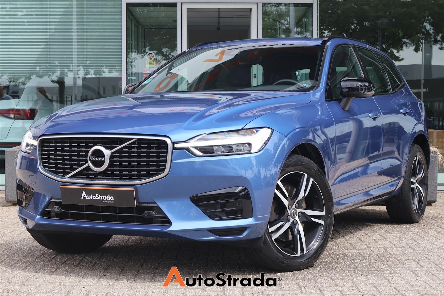Volvo XC60 - B5 R-Design 250pk | Camera | Harman/Kardon | Memory | Keyless | Navigatie | Trekhaak | Sto - AutoWereld.nl