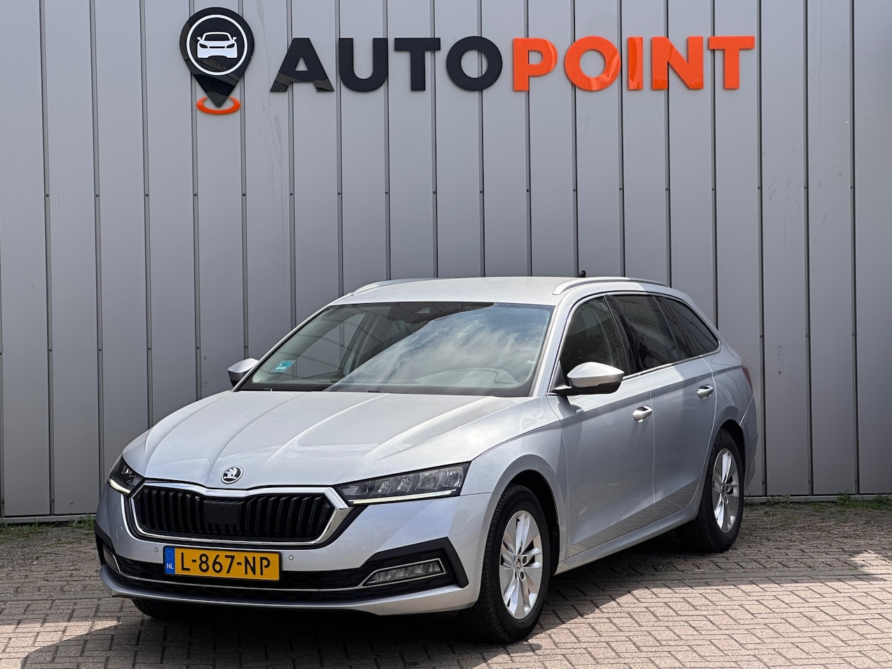 Skoda Octavia Combi - 1.0 TSI Business Edition Virtual Trekhaak - AutoWereld.nl