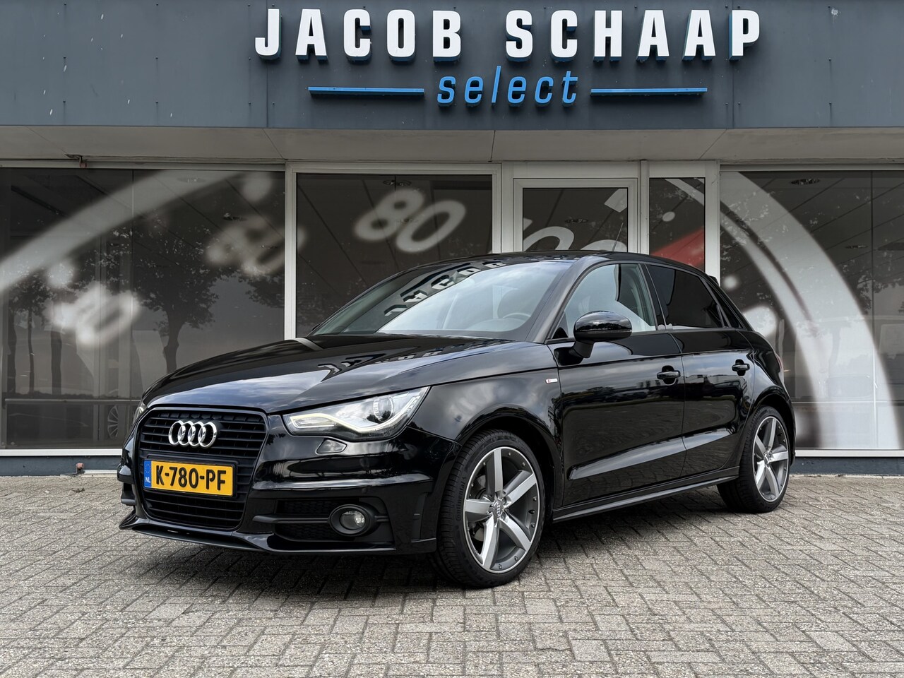 Audi A1 Sportback - 1.2 TFSI Attraction Pro Line Business / S-Line / Bi-Xenon / Cruise C. / Bluetooth / Stoelv - AutoWereld.nl