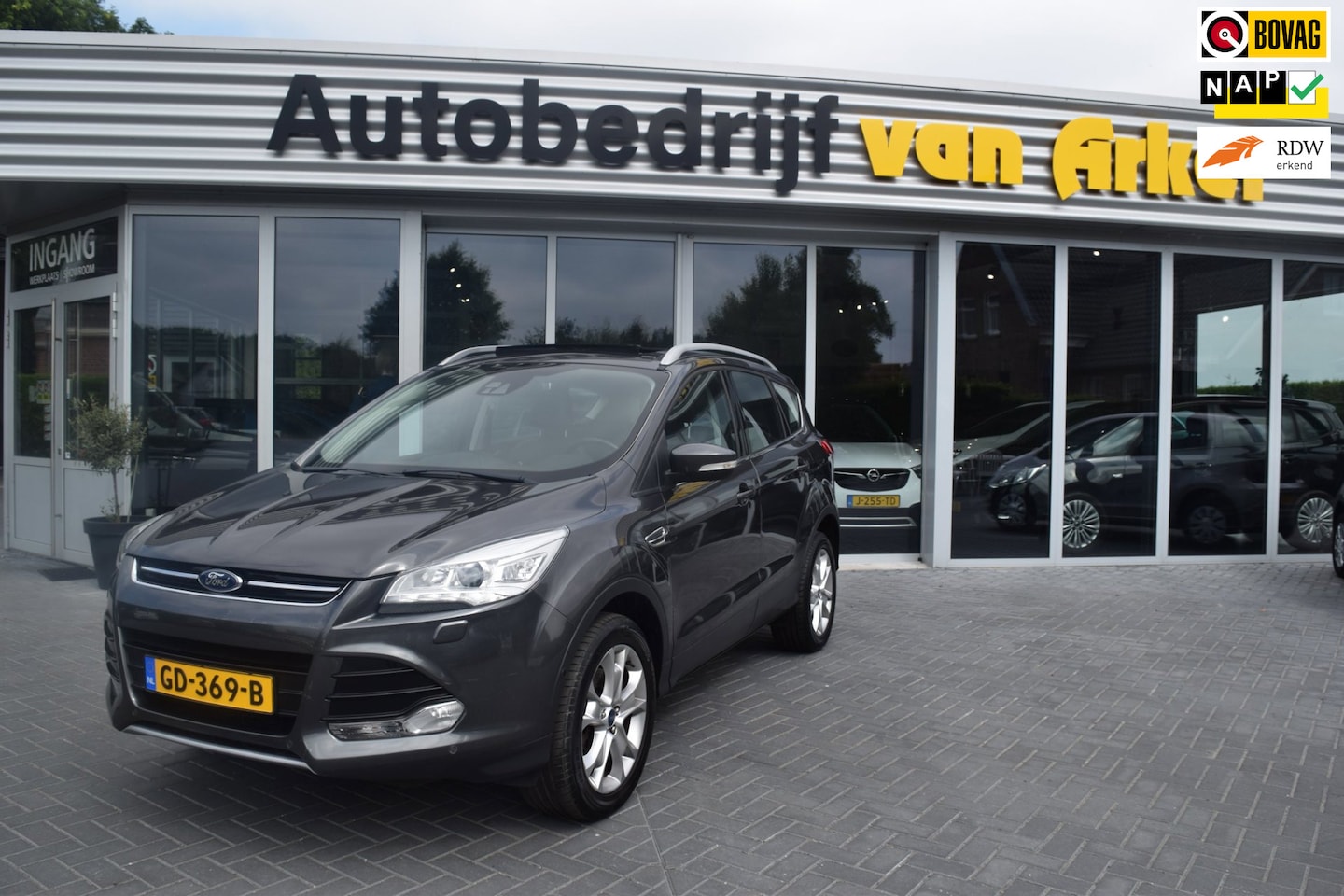 Ford Kuga - 1.5 Titanium 4WD 1.5 Titanium 4WD - AutoWereld.nl