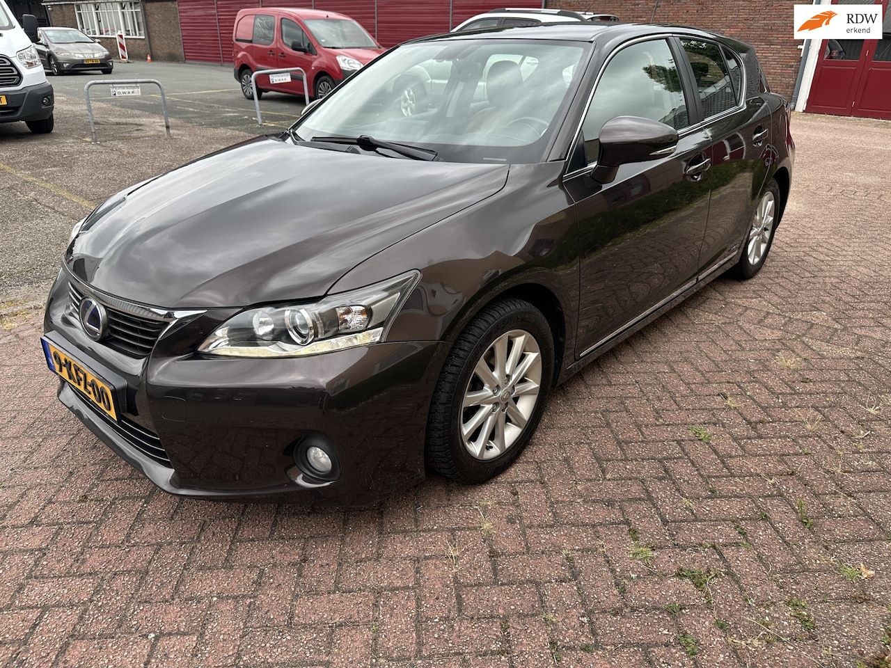 Lexus CT 200h - Business Line Pro NAVI/CAMERA/LEER/NAP/APK - AutoWereld.nl