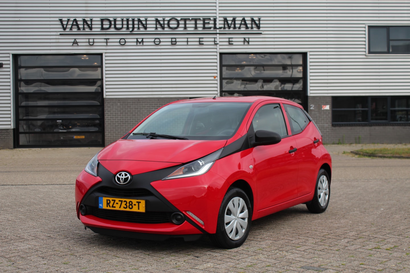 Toyota Aygo - 1.0 VVT-i x / Zuinig / Bluetooth / 1ste eigenaar / N.A.P. - AutoWereld.nl