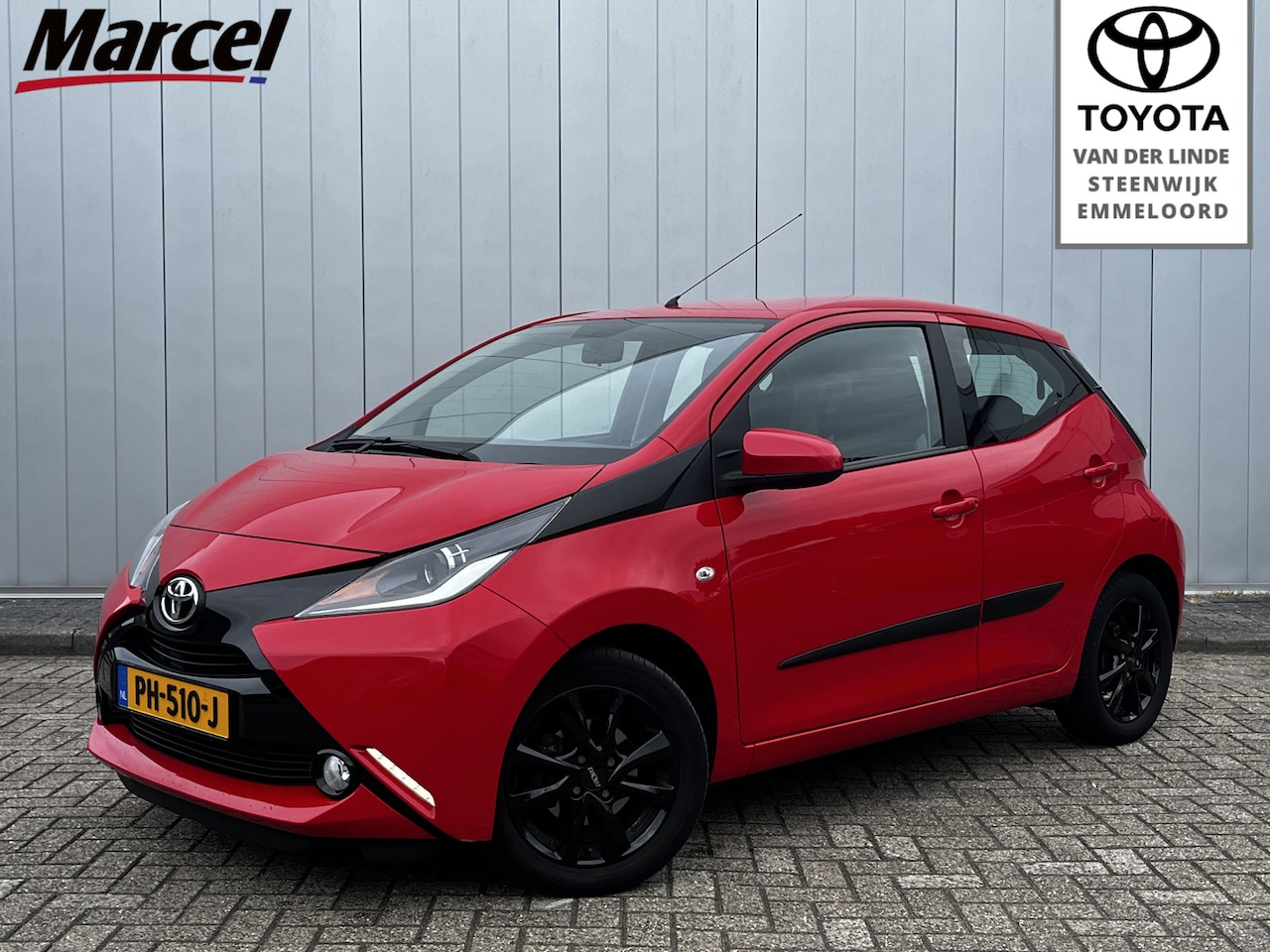 Toyota Aygo - 1.0 VVT-i x-play Airco Camera Lichtmetalen velgen - AutoWereld.nl
