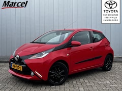Toyota Aygo - 1.0 VVT-i x-play Airco Camera Lichtmetalen velgen