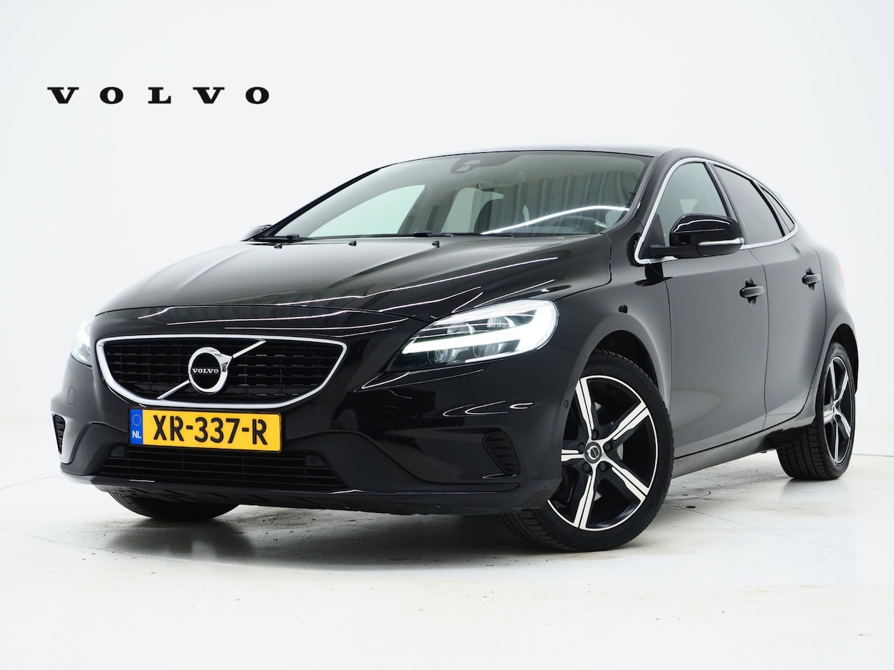 Volvo V40 - T3 152pk Polar+ Sport | HK Audio | Trekhaak | Camera | Stoel verw. - AutoWereld.nl