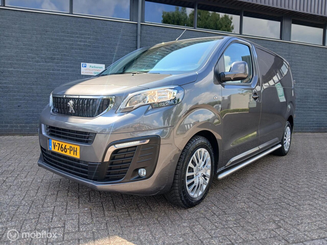 Peugeot Expert - Bestel 231L 2.0 BlueHDI 120 Premium Pack - AutoWereld.nl