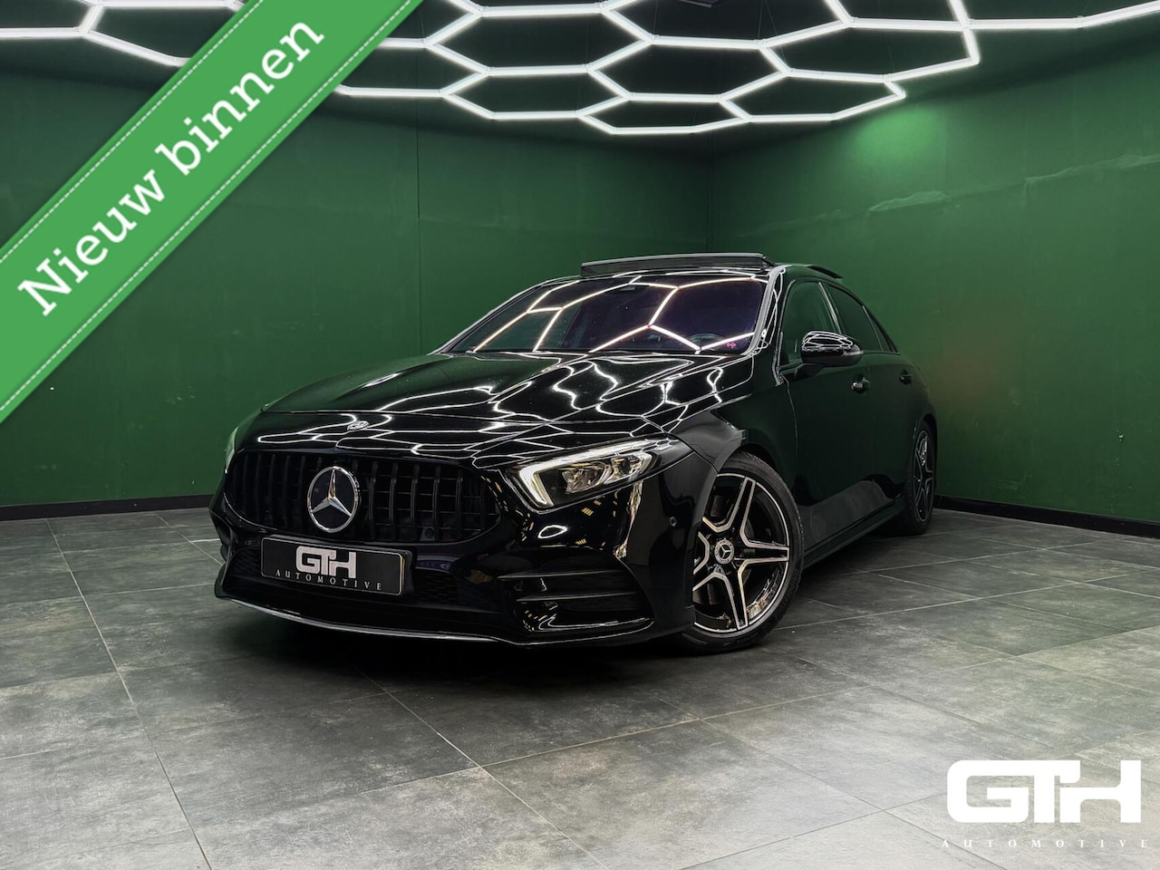 Mercedes-Benz A-klasse - 250 Limousine AMG Carplay | Pano | Sfeer - AutoWereld.nl