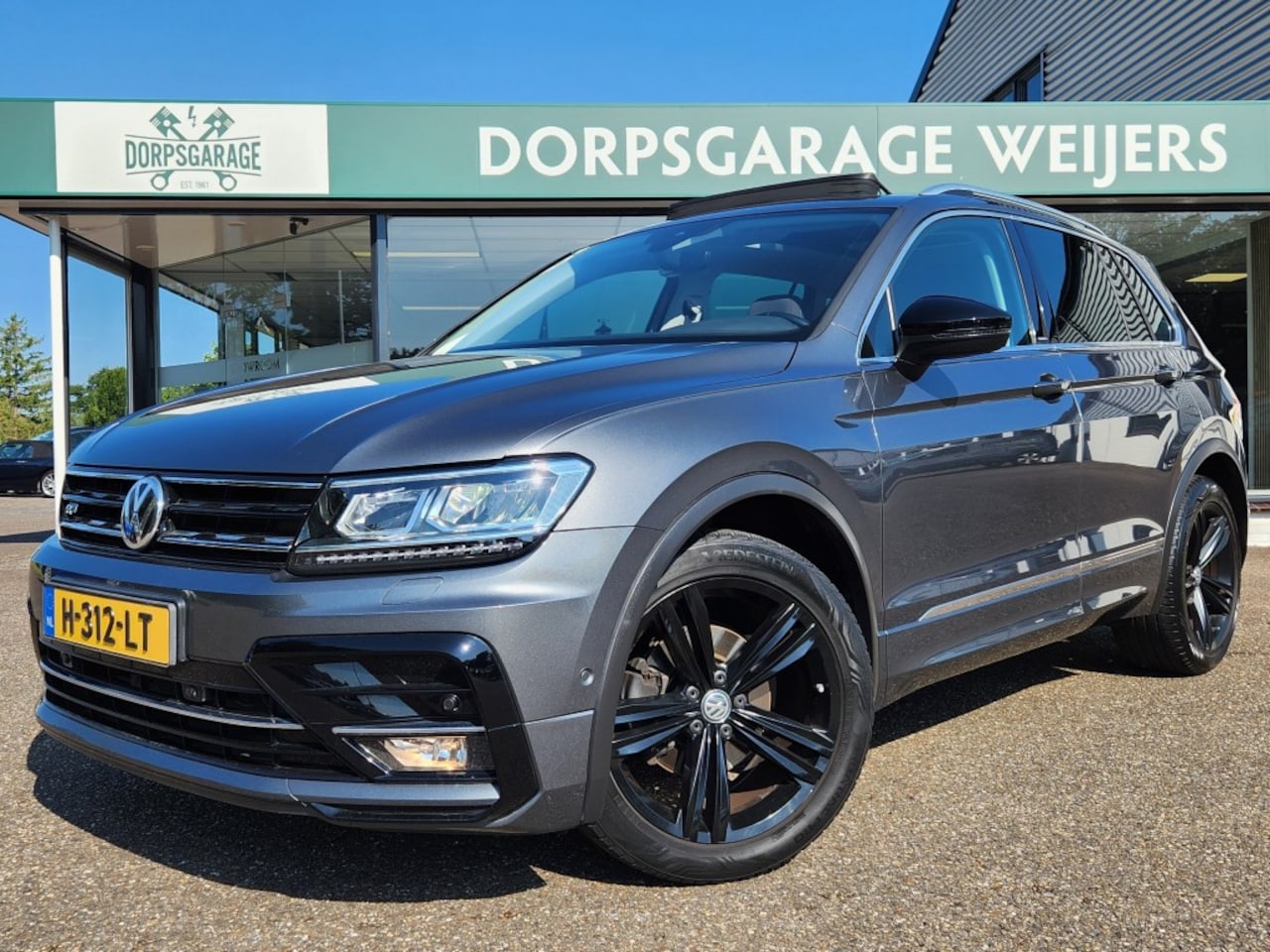 Volkswagen Tiguan - 1.5 TSI R-line IQ.Drive, DSG, Pano, 19 inch, Virtual Cockpit, Camera - AutoWereld.nl