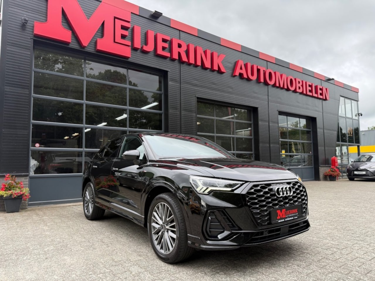 Audi Q3 - 45 TFSI E  S-LINE 245 pk - AutoWereld.nl