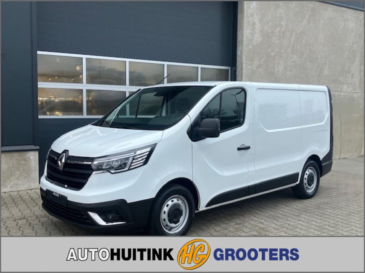 Renault Trafic - 2.0 D 130pk  L1H1 - sensoren - trekhaak - keyless - AutoWereld.nl