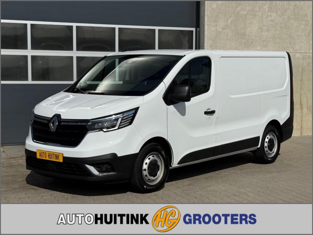 Renault Trafic - 2.0D 150pk  L1H1 Automaat - Achterklep met ruit - Navi - Apple/Android - camera - All seas - AutoWereld.nl