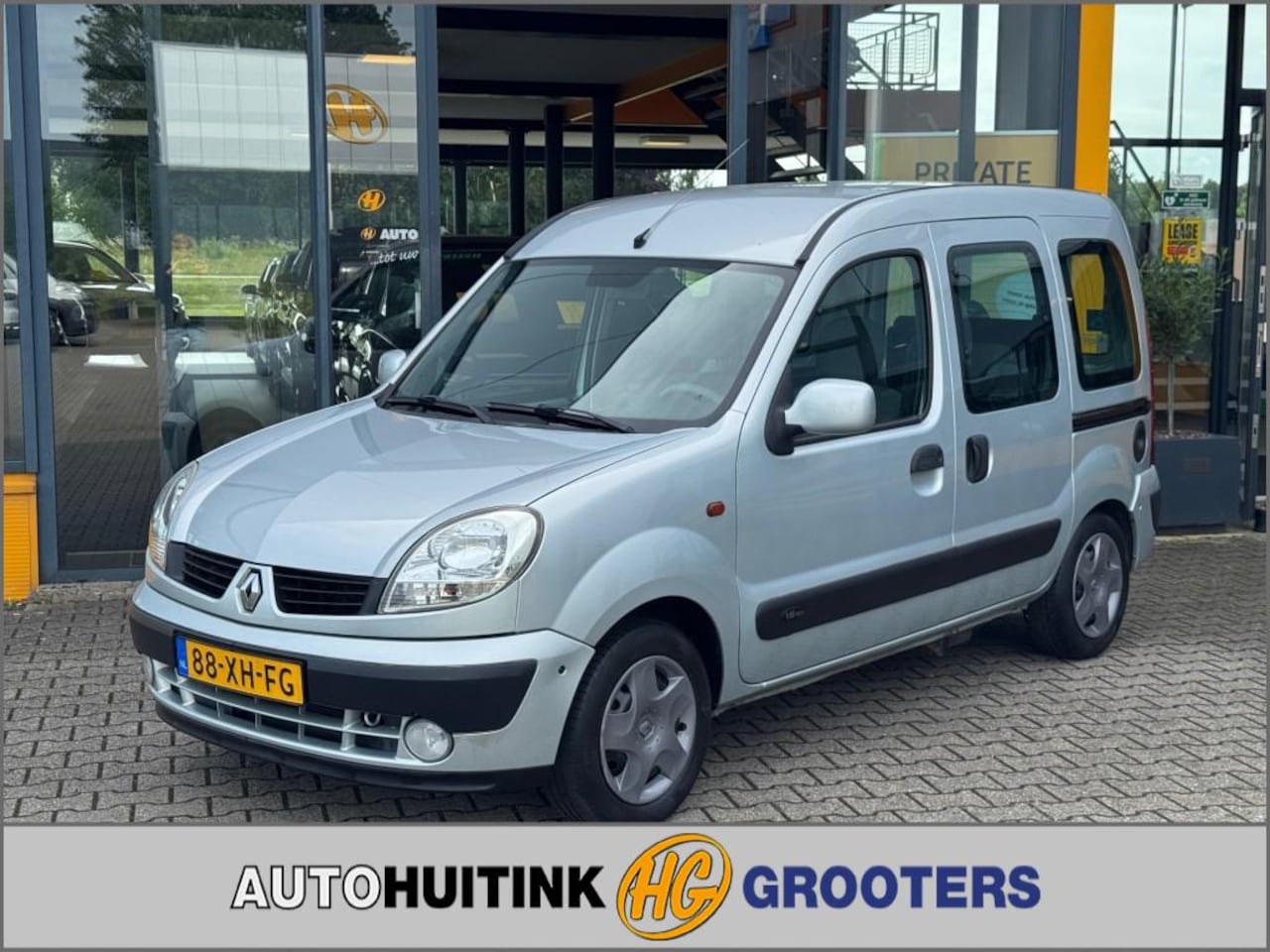 Renault Kangoo - 1.6-16V Expression Luxe Rolstoelvervoer - airco - AutoWereld.nl
