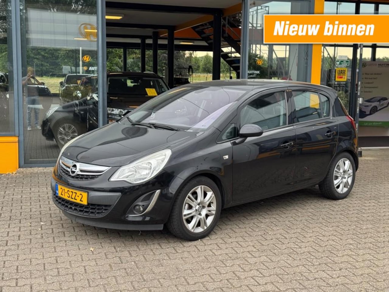 Opel Corsa - 1.4-16V Cosmo - climate control - cruise control - AutoWereld.nl