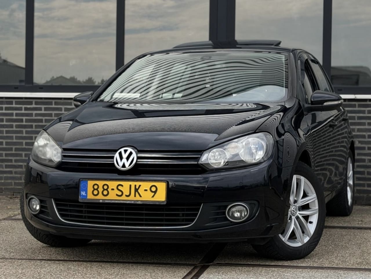 Volkswagen Golf - 1.2 TSI Highl. BlueM |Clima |Schuifdak |Navigatie | - AutoWereld.nl