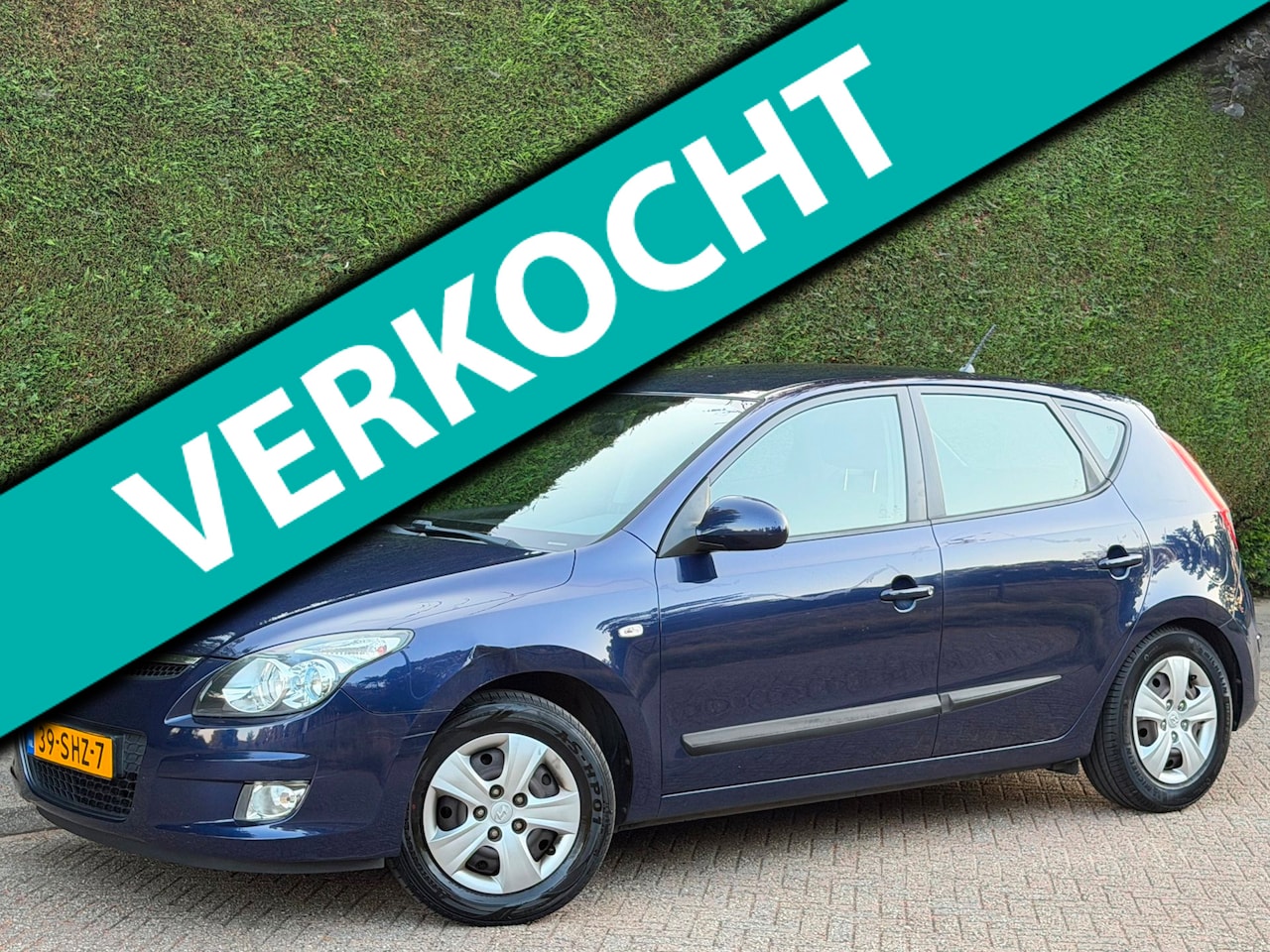 Hyundai i30 - 1.6i Dynamic RIJDSUPER!/NLAUTO!/AIRCO/APK 8-2027 - AutoWereld.nl