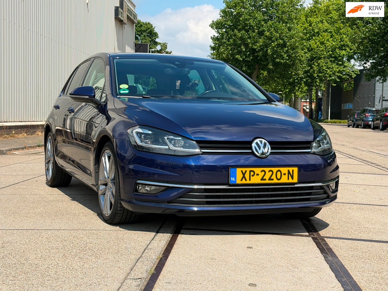 Volkswagen Golf - 2.0 TDI Highline R-Line Virtual/Pano/DSG/LED - AutoWereld.nl
