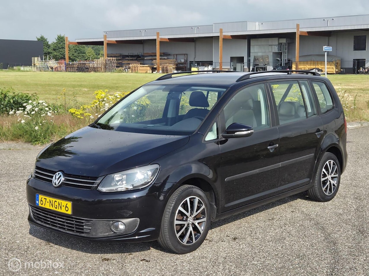 Volkswagen Touran - 1.2 TSI Nieuwe ketting / Nieuwe apk - AutoWereld.nl