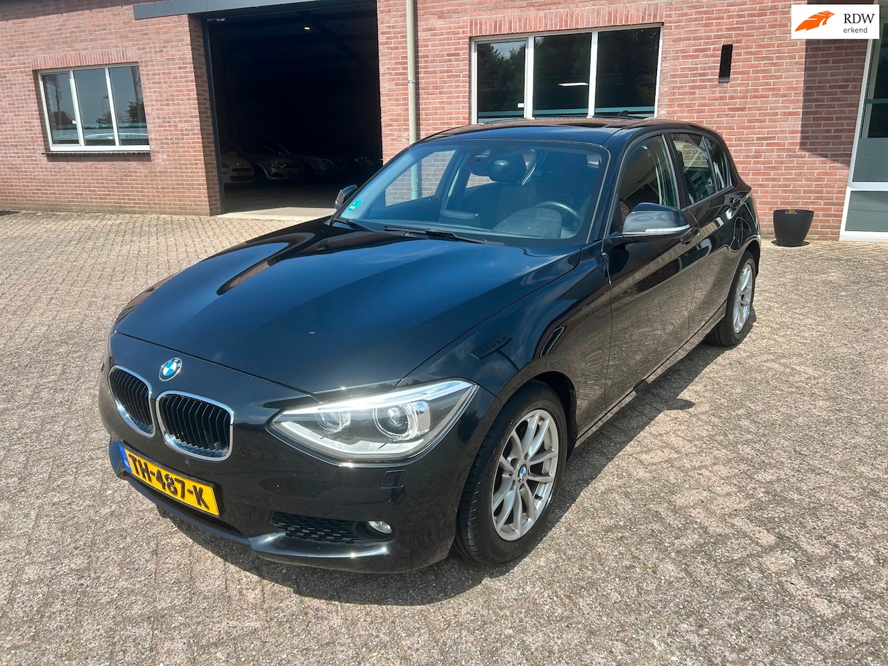 BMW 1-serie - 116i High Executive // Automaat // Nieuwe APK - AutoWereld.nl