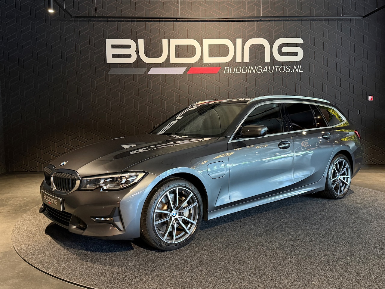 BMW 3-serie Touring - 330e | Keyless | Trekhaak | - AutoWereld.nl