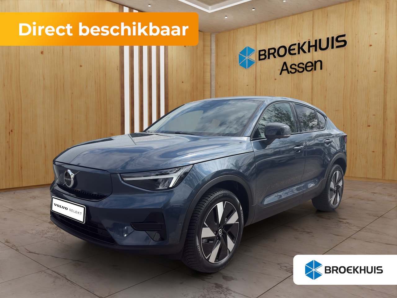 Volvo EC40 - 175 kW Single Motor RWD Plus Dark | BLIS | Harman Kardon | Panoramadak | Keyless start / e - AutoWereld.nl
