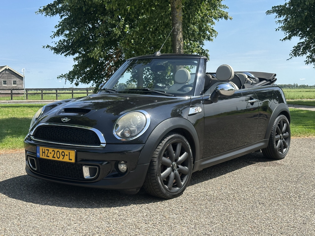 MINI Cabrio - 1.6 Cooper S Autom * Nav * dealer auto - AutoWereld.nl