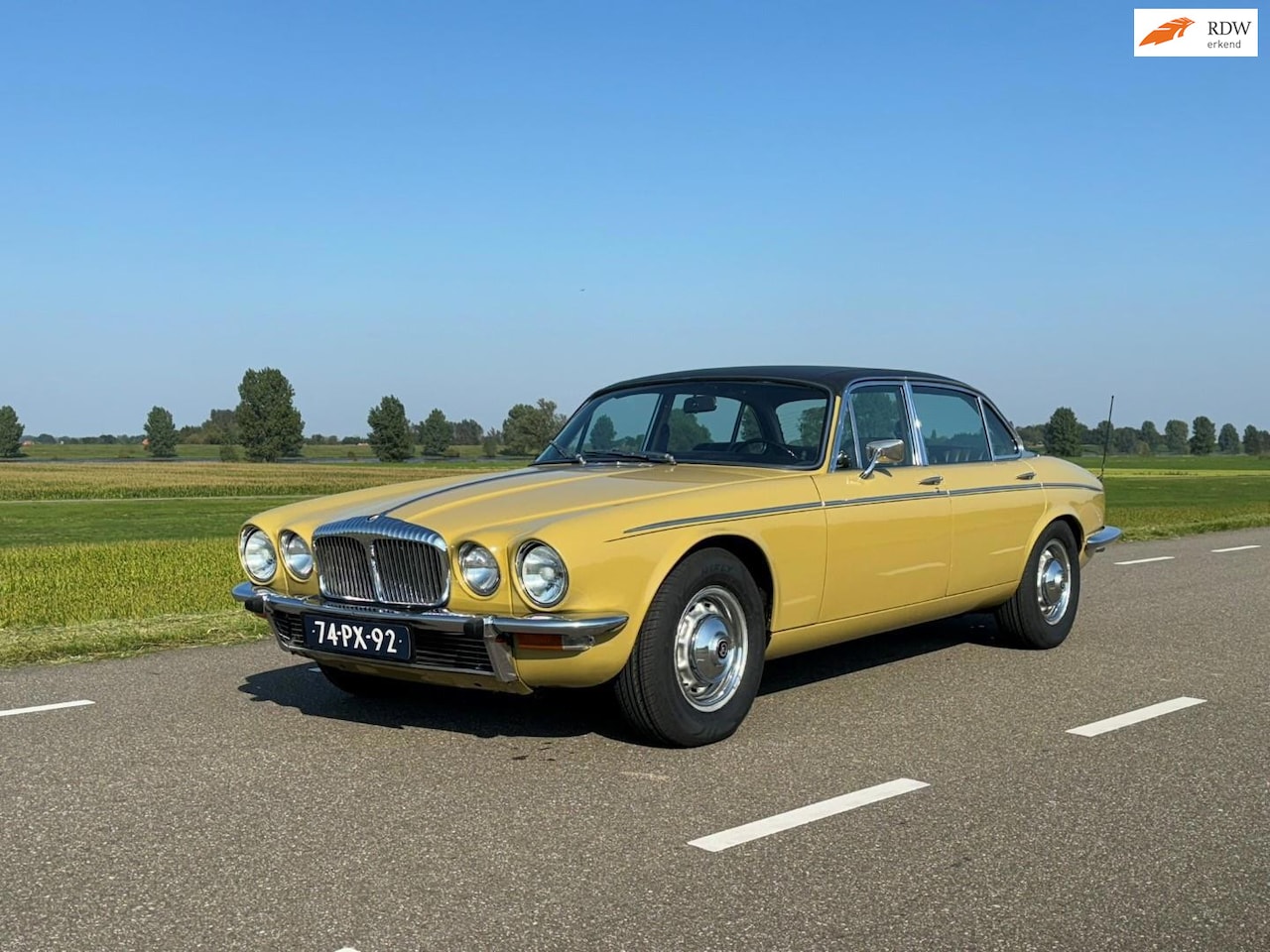 Daimler Double Six - 5.3 V12 origineel NL auto, zeer lage km stand - AutoWereld.nl