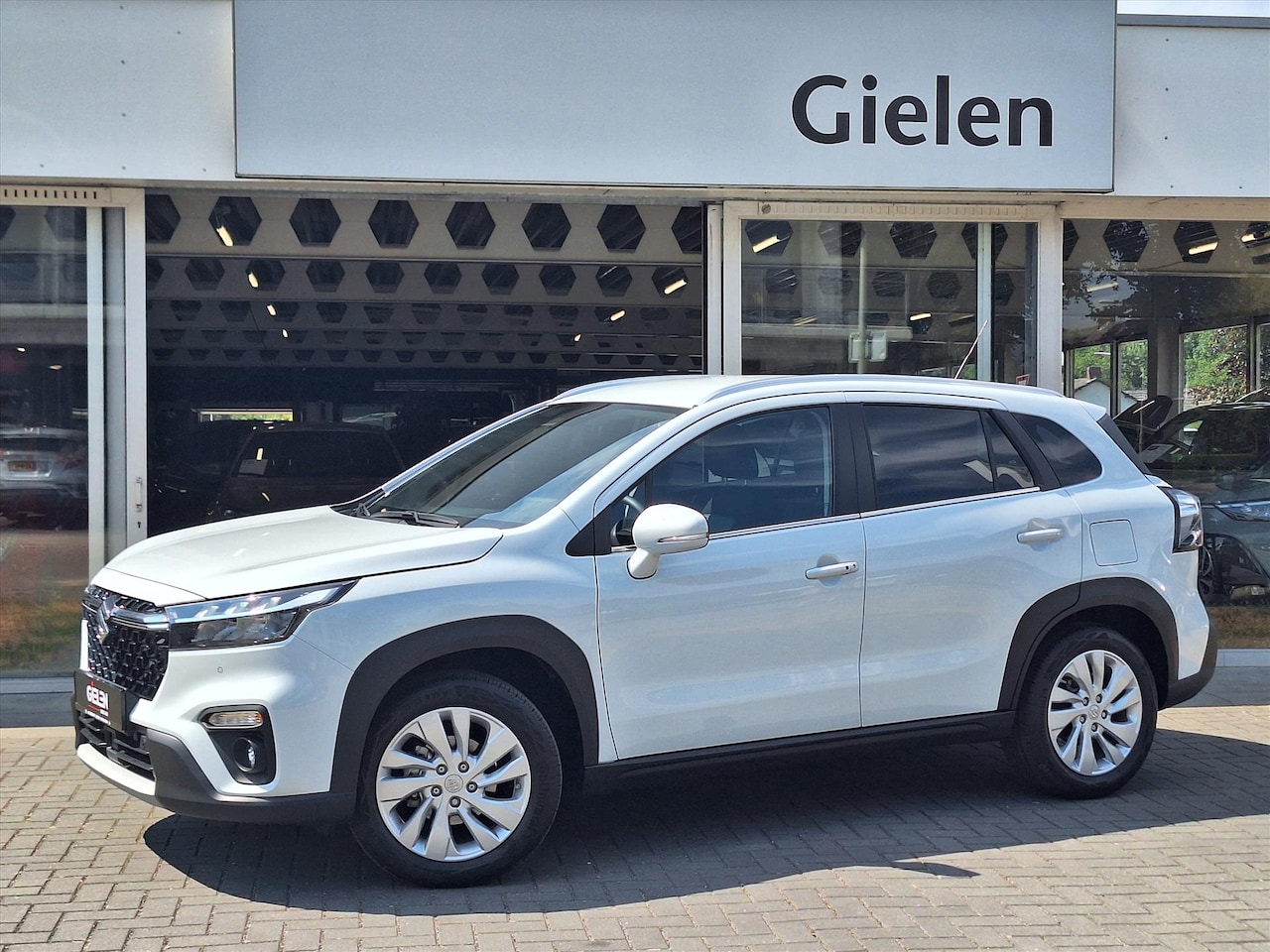 Suzuki S-Cross - 1.5 Hybrid Automaat Select | Parkeersensoren, Stoelverwarming, CarPlay, Dodehoekherkenning - AutoWereld.nl