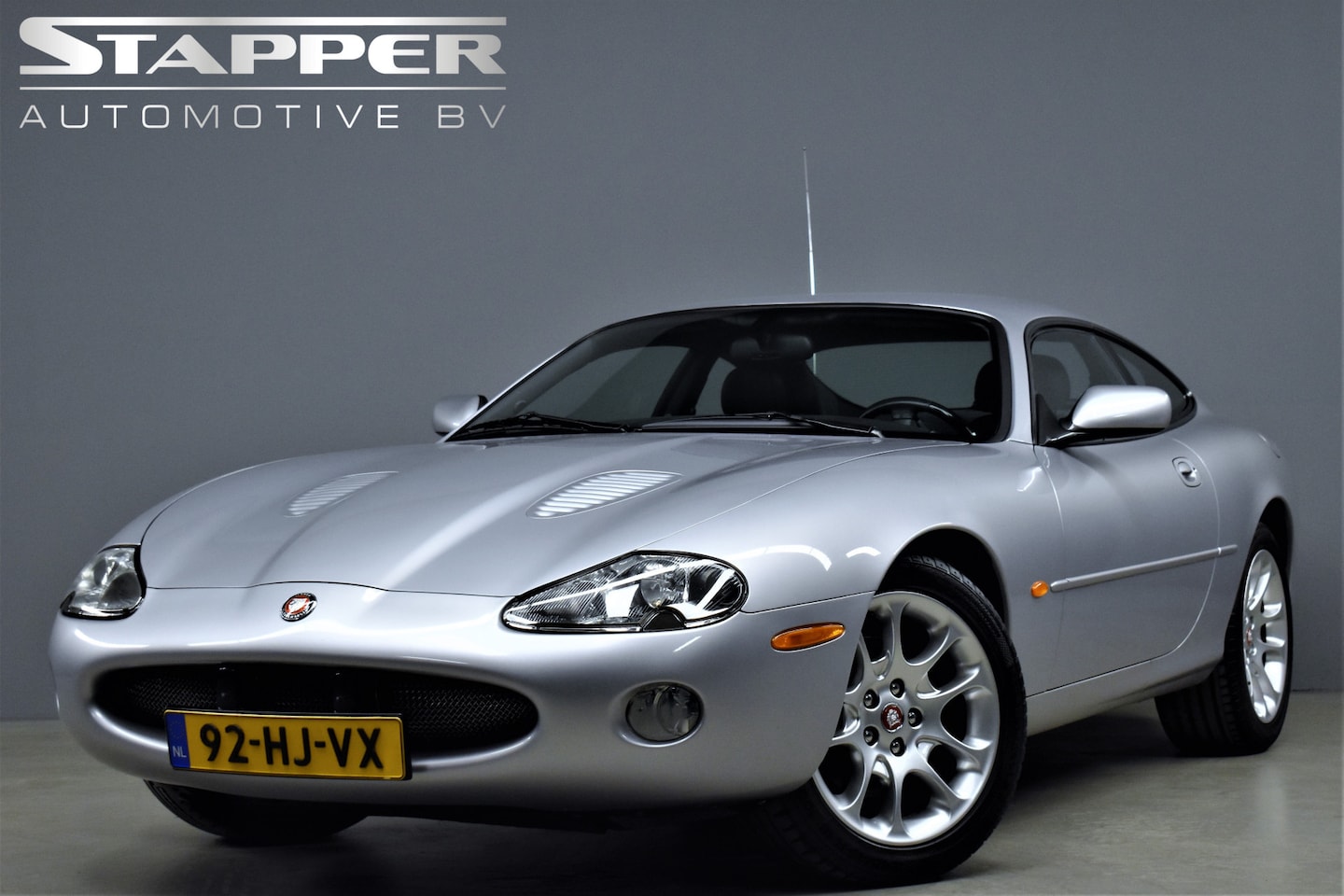 Jaguar XKR - 4.0 V8 364pk Coupé 1e.Eig. Topconditie!/NL Auto/Youngtimer/83dkm NAP - AutoWereld.nl