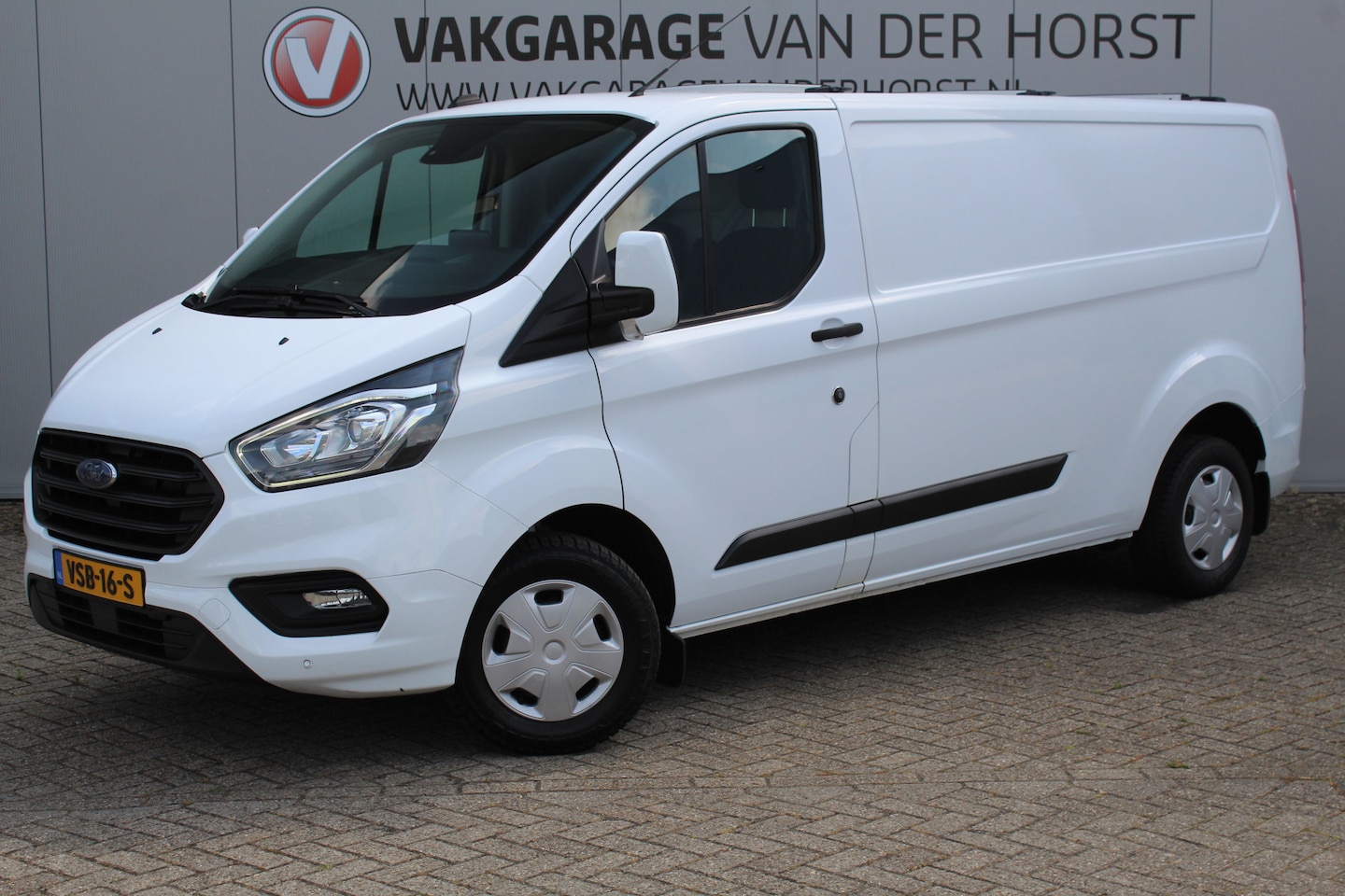 Ford Transit Custom - 300 2.0-108pk TDCI L2H1 Trend. Erg nette Ford Transit Custom, die u nog jaren van dienst k - AutoWereld.nl