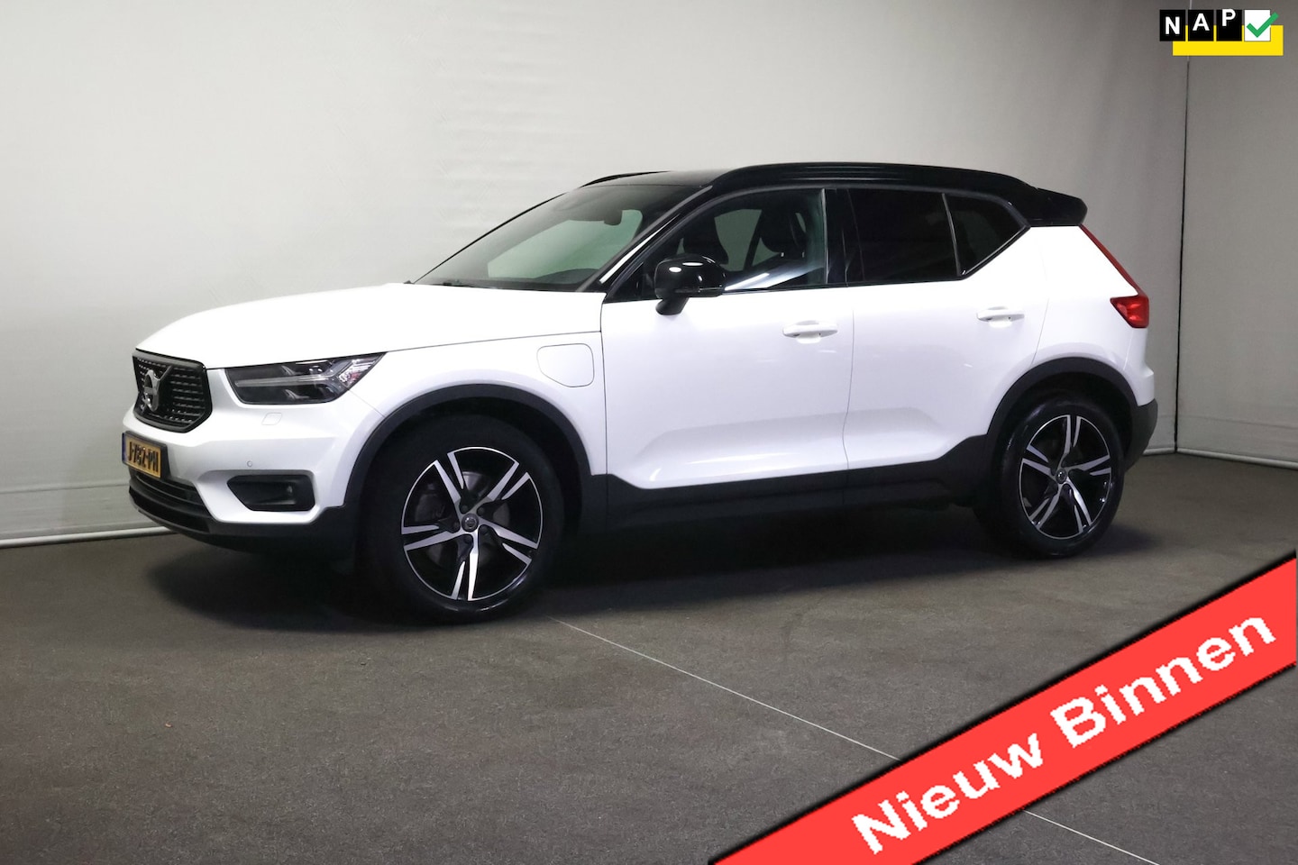 Volvo XC40 - 1.5 T5 Recharge R-Design 1.5 T5 Recharge R-Design - AutoWereld.nl