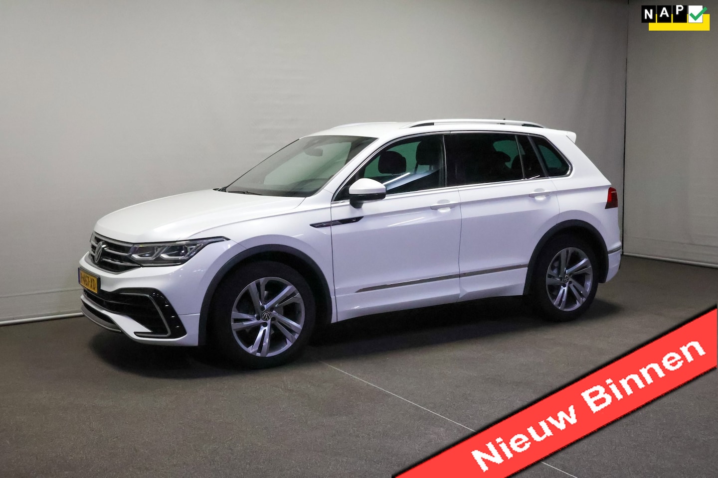 Volkswagen Tiguan - 1.5 TSI R-Line Business 1.5 TSI R-Line Business+ - AutoWereld.nl
