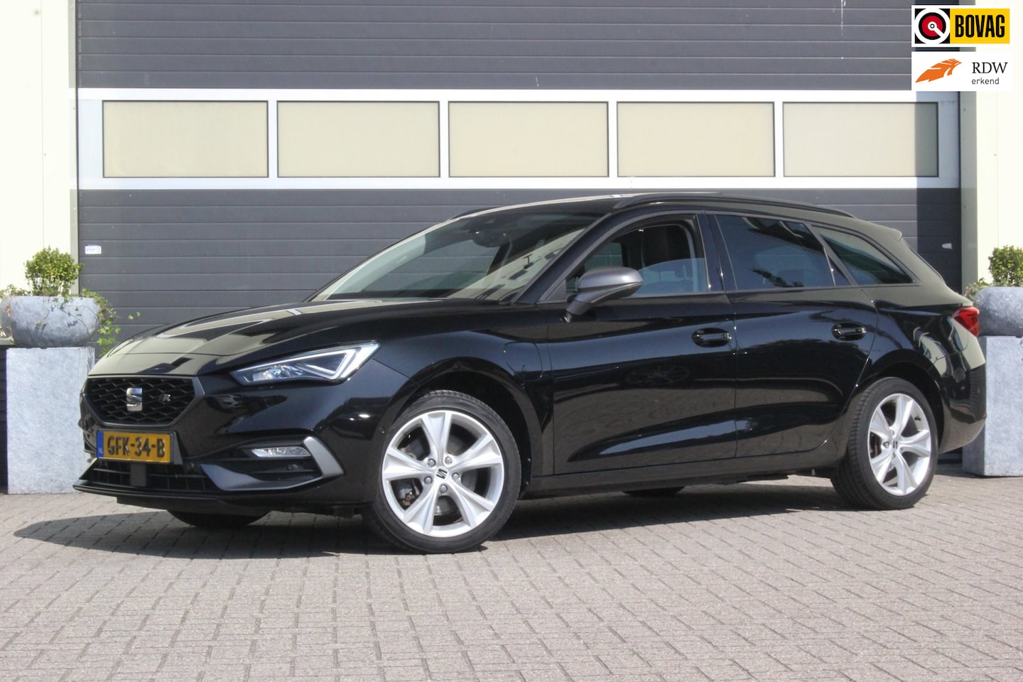 SEAT Leon Sportstourer - 1.4 TSI eHybrid PHEV FR Business Intense | Trekhaak | - AutoWereld.nl