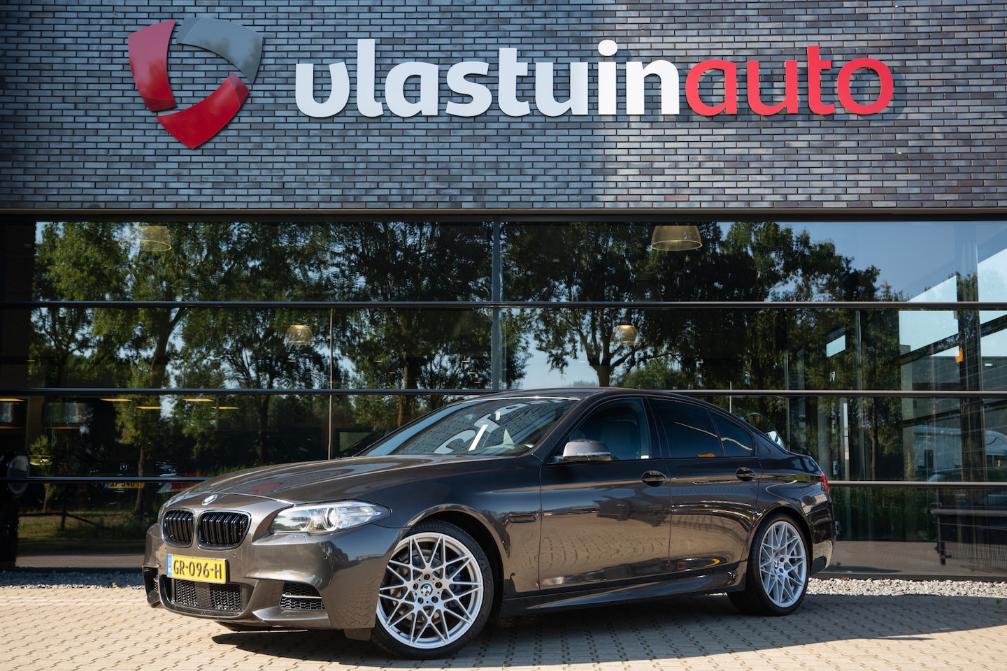 BMW 5-serie - 520i Executive M Sport 520i Executive M-Sport , Leder, PDC, - AutoWereld.nl