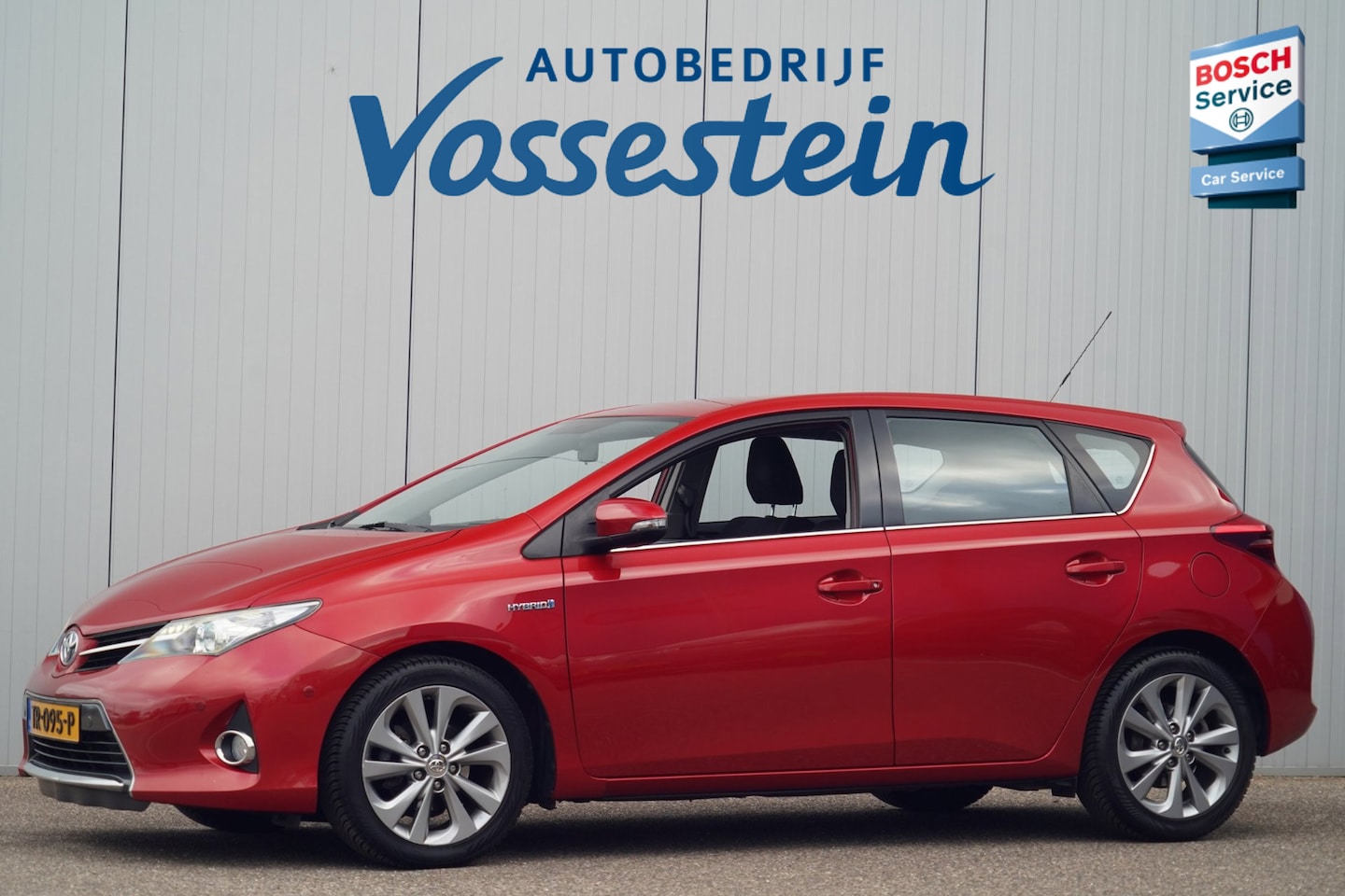 Toyota Auris - 1.8 Hybrid Lease / Navi / Cruise / Afn. Trekhaak / All-season / 17 Inch LMV / Stoelverw. - AutoWereld.nl