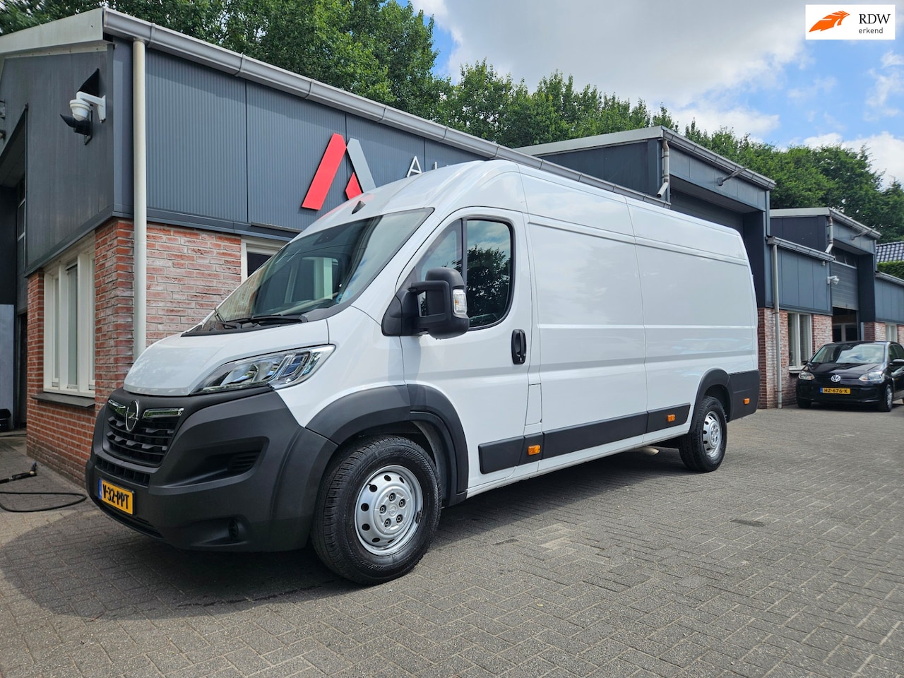 Opel Movano - 2.2D 165 Zwaar L4H2 3.5t Mooie/Nette Bus! 165PK! Airco! Cruise Control! 3-Zitplaatsen! - AutoWereld.nl