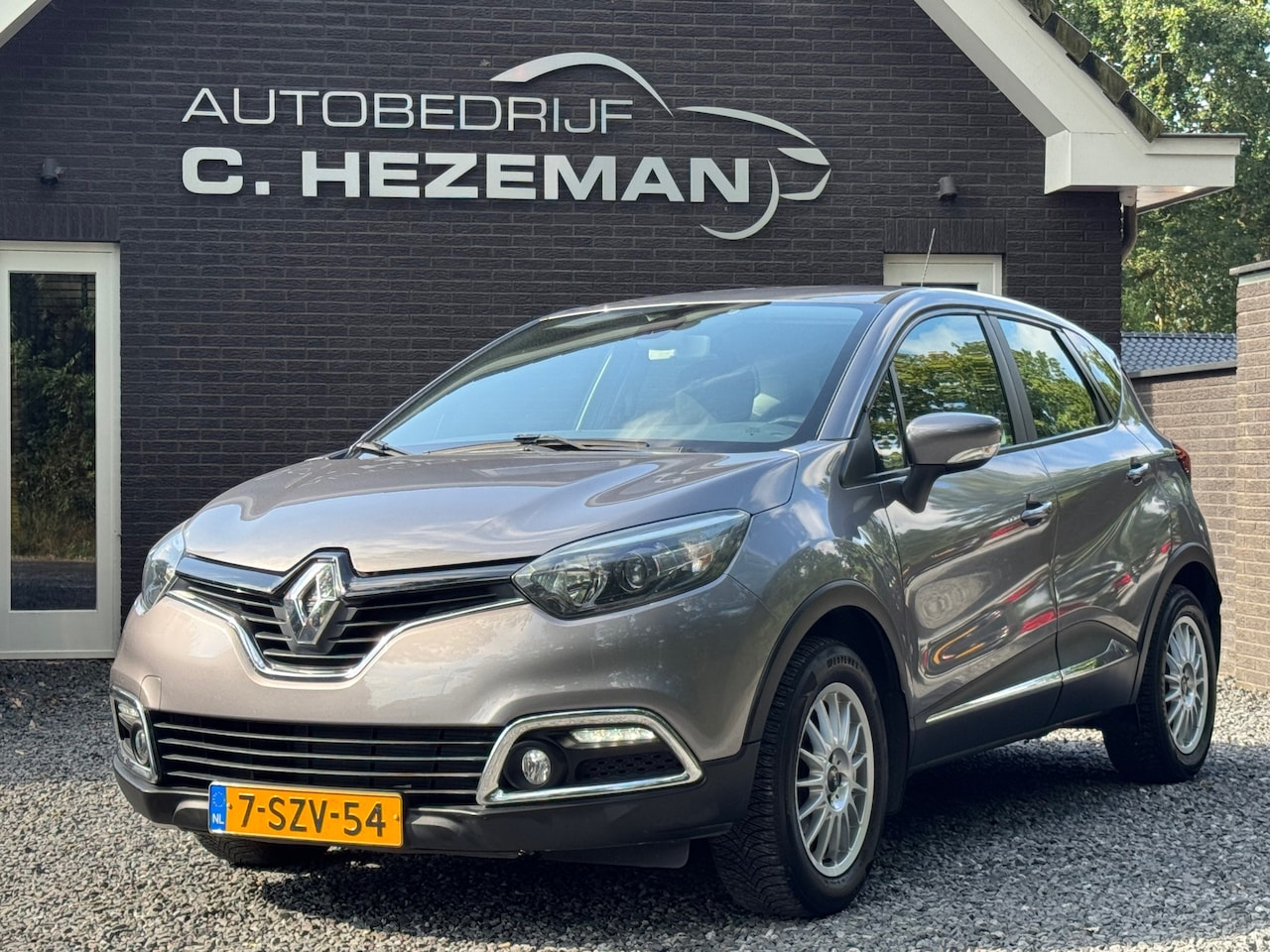 Renault Captur - 0.9 TCe Dynamique Navigatie Cruise Control Ijskoude Climate Control Trekhaak - AutoWereld.nl
