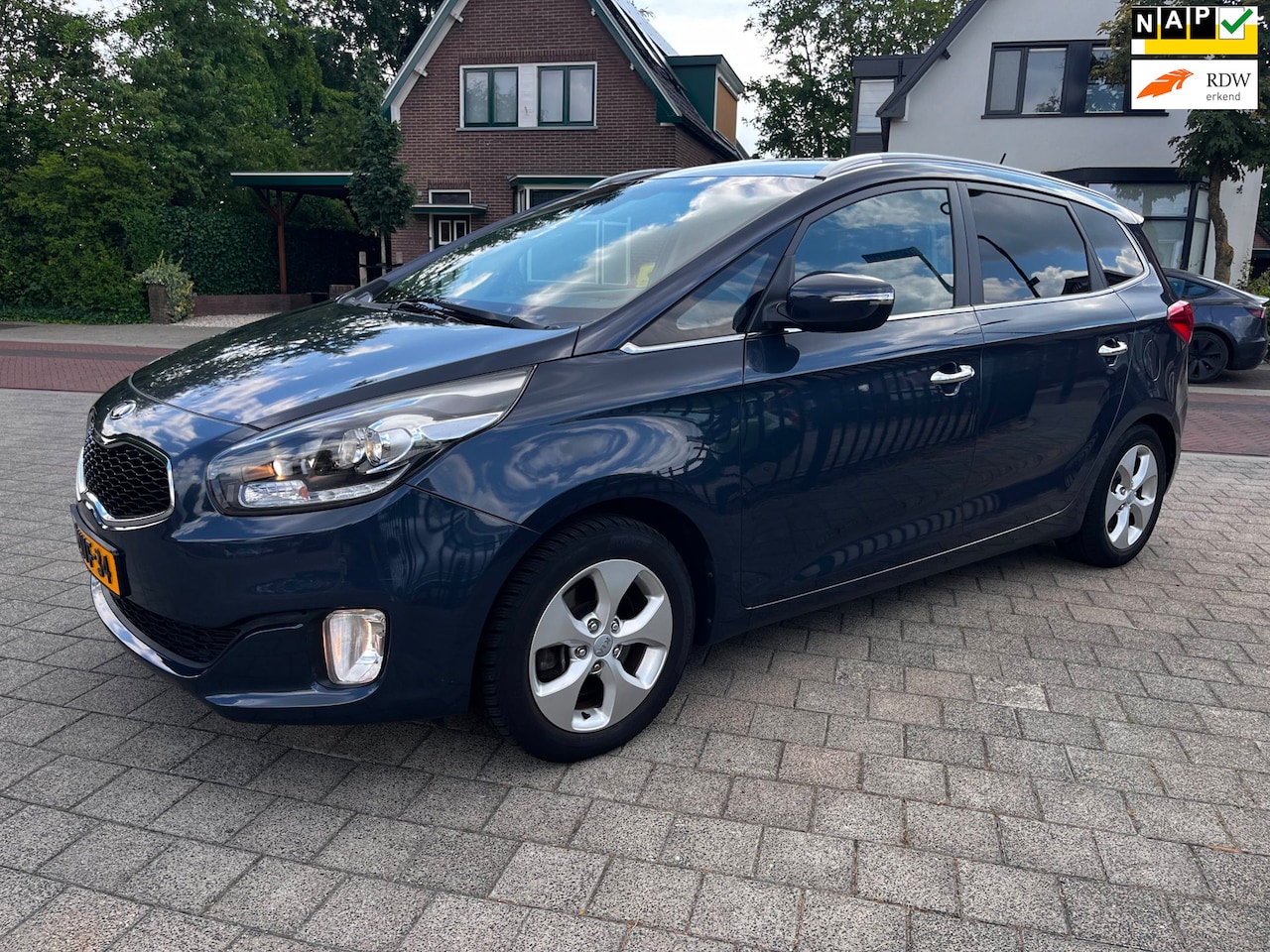 Kia Carens - 1.6 GDi Execu Isofix 7Pers ecc nav trekh cruise NW APK - AutoWereld.nl