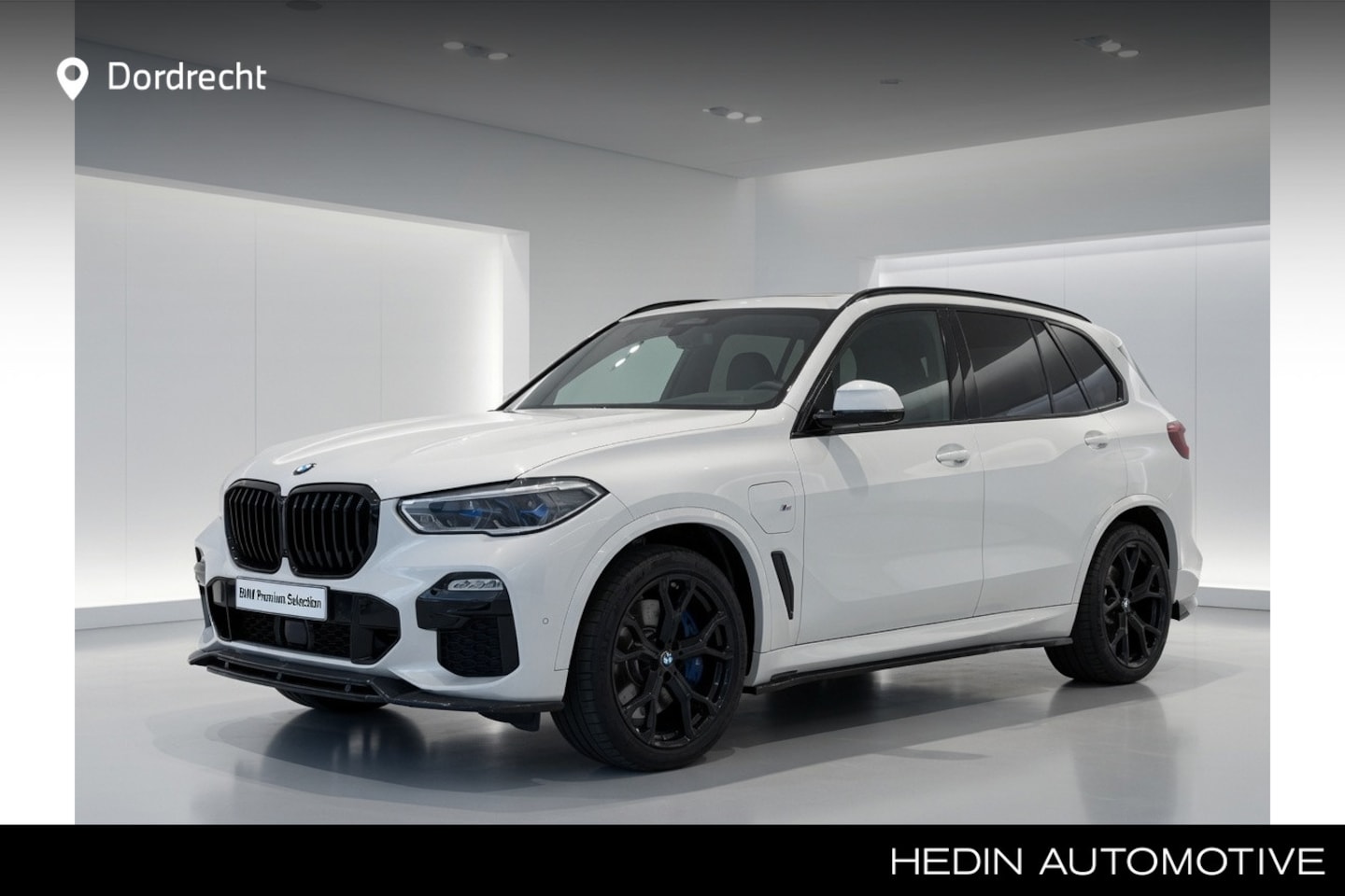 BMW X5 - xDrive45e M-Sport | 21" | Panorama | Harman Kardon | Trekhaak | Soft Close | Driving Assis - AutoWereld.nl