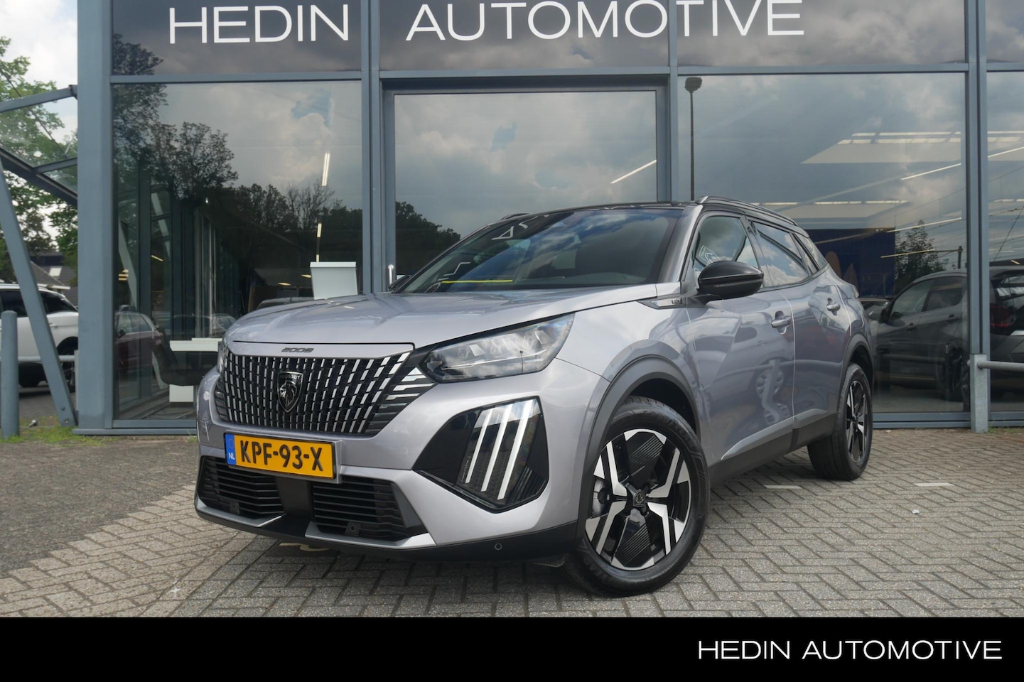 Peugeot 2008 - 1.2 Hybrid 145PK GT Automaat | Camera | Cruise control | Apple carplay en Android auto | - AutoWereld.nl