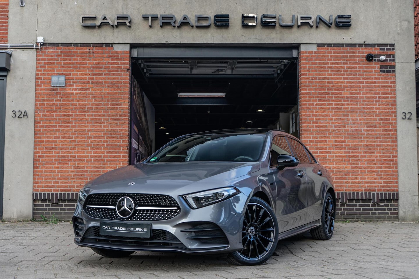 Mercedes-Benz A-klasse - 250 e AMG Pano / Memory / Burmester - AutoWereld.nl