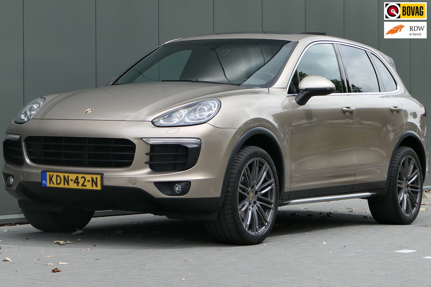 Porsche Cayenne - 3.6 Facelift Sportchrono Panorama - AutoWereld.nl