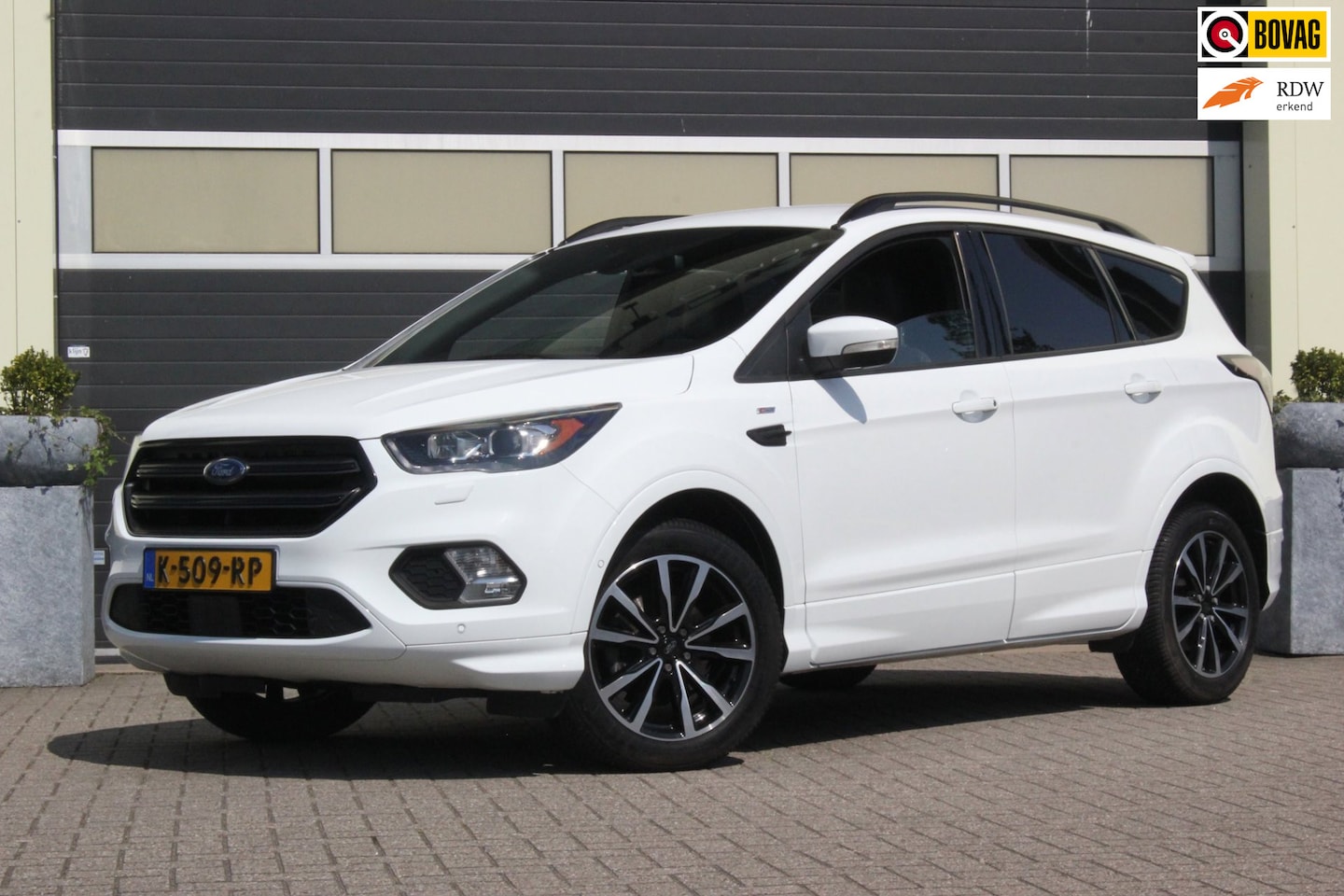 Ford Kuga - 1.5 Titanium Styling Pack | Trekhaak | - AutoWereld.nl