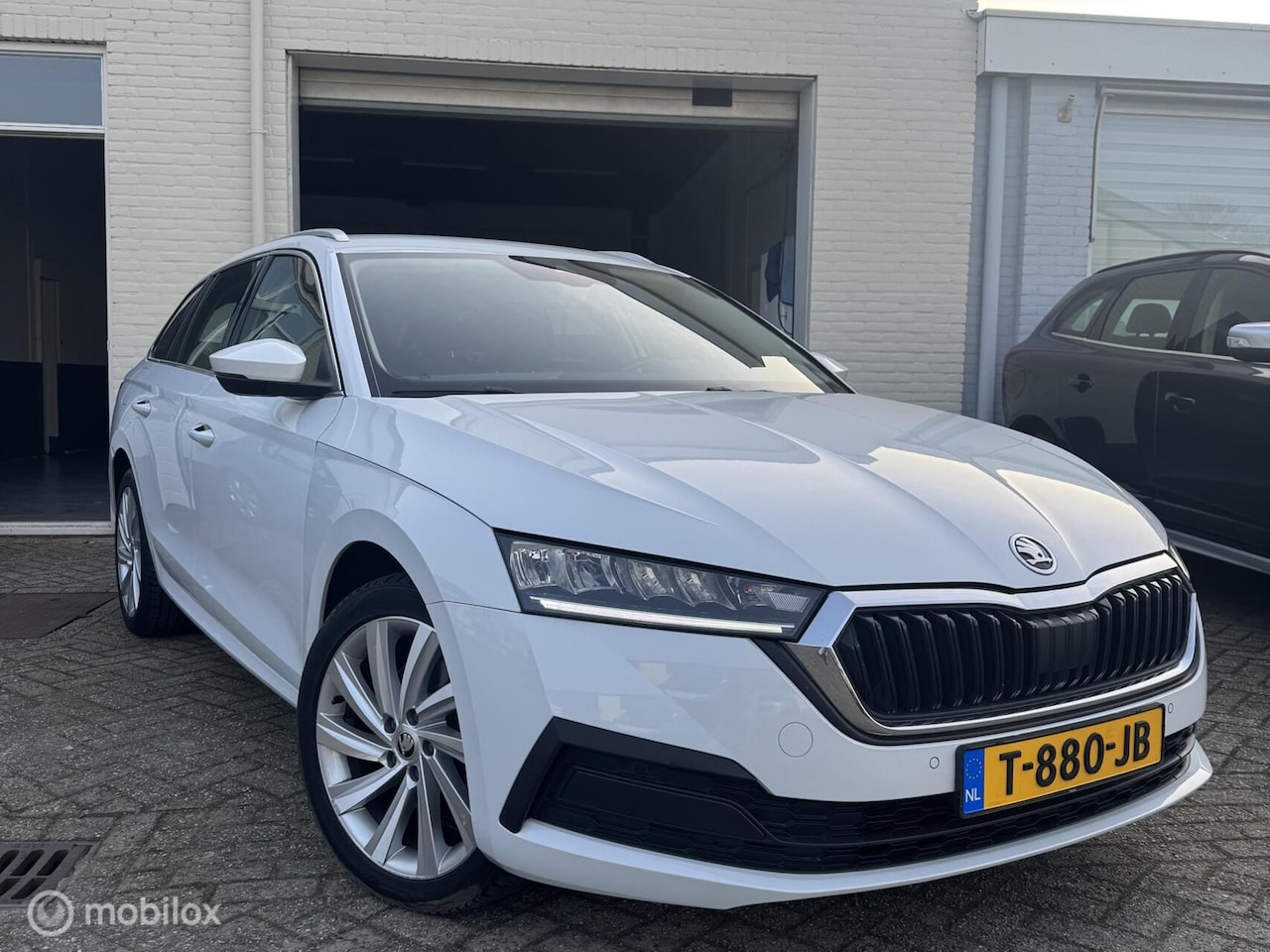 Skoda Octavia Combi - |automaat|Camera|Apple CarPlay|Keyless| - AutoWereld.nl