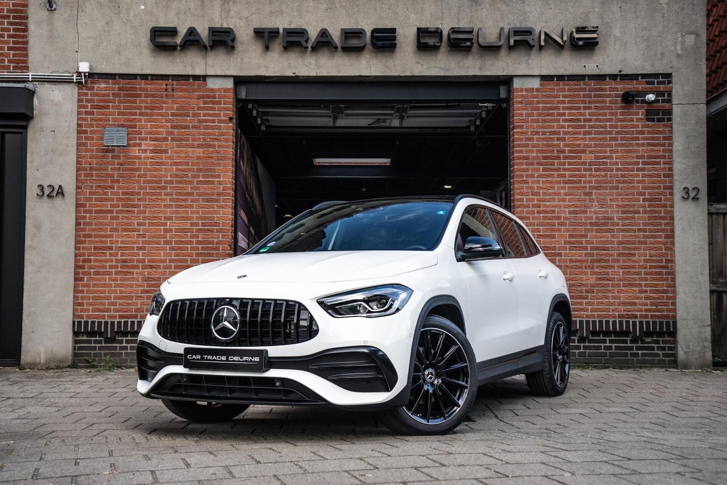 Mercedes-Benz GLA-Klasse - 250 e AMG Line Pano / Camera / Trekhaak - AutoWereld.nl